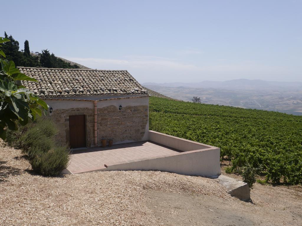 Gasthaus Casa Nel Vigneto Erice Exterior foto