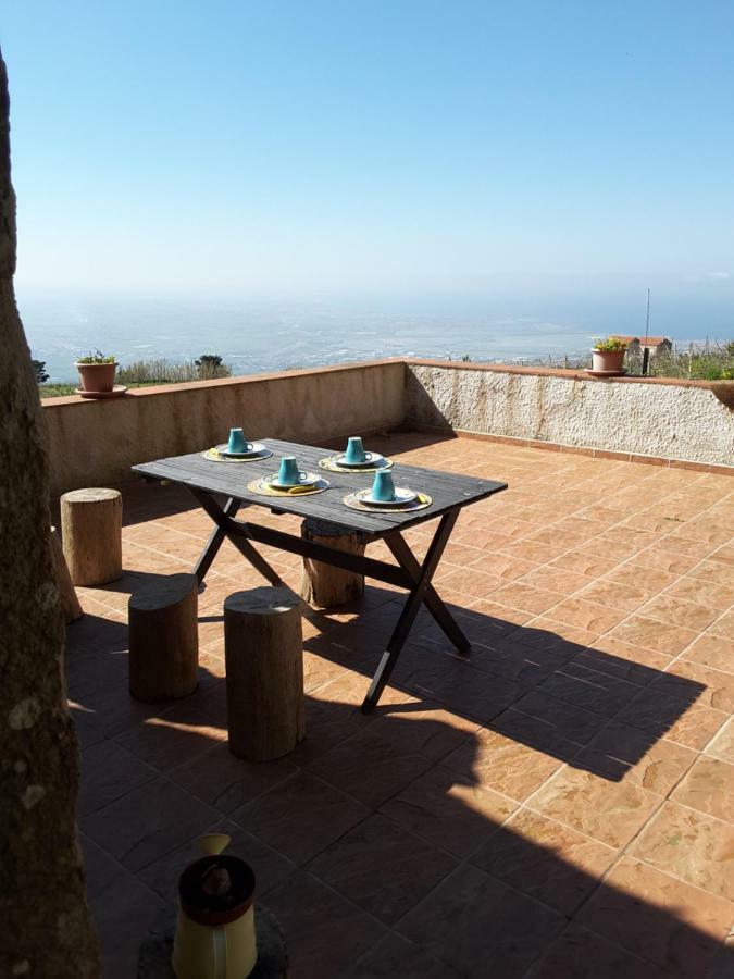 Gasthaus Casa Nel Vigneto Erice Exterior foto